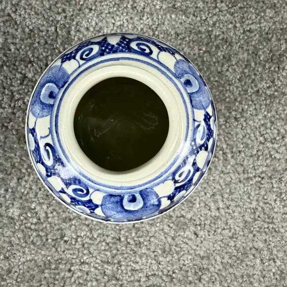 Ginger Jar Blue White Delft DP Pottery 13 B.W. Hand Painted Floral Vase with Lid - Picture 15 of 16